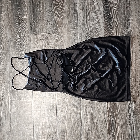 🌴 Better Be lace up back Bodycon Dress 🌴 - Picture 2 of 4